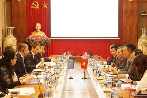 Tăng cường hợp tác với WHO để phát triển BHYT