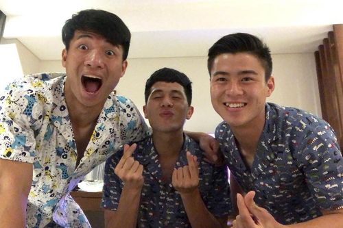 Dân mạng gọi tên Tư Dũng, Duy Mạnh khi Đình Trọng thân với người mới
