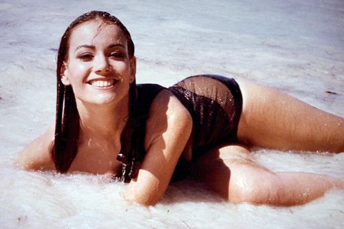 Bond girl đầu tiên của Pháp qua đời