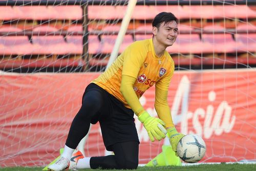 Đặng Văn Lâm trở về hội quân cùng Muangthong United