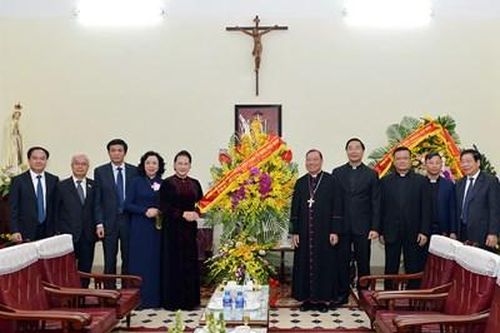 Chủ tịch Quốc hội Nguyễn Thị Kim Ngân chúc mừng Giáng sinh tại Tòa Tổng giám mục Tổng giáo phận Hà Nội