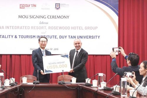 Đại học Duy Tân ký kết hợp tác với Khu nghỉ dưỡng Phức hợp Hoiana