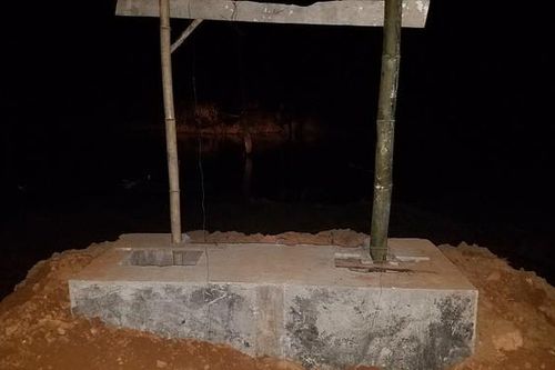 Sập mố cầu đang thi công, 2 người tử vong