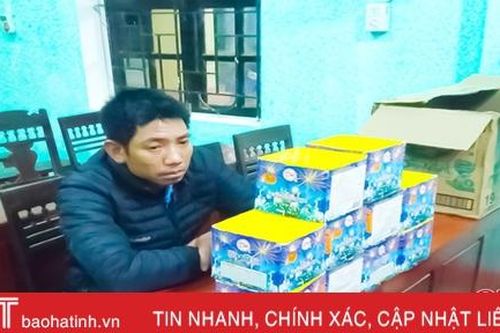 Bị bắt khi mua pháo về bán kiếm lời