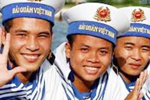 Ra mắt cuốn sách 'Mắt trùng khơi' và triển lãm ảnh cùng tên