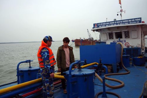 Cảnh sát biển tạm giữ 30.000 lít dầu DO không rõ nguồn gốc