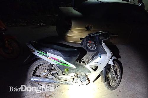 Vây bắt nhóm nghi can tham gia vụ cướp cố thủ trong nhà