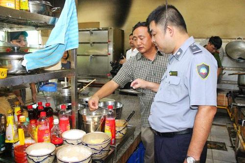 Xử phạt nghiêm các cơ sở vi phạm an toàn vệ sinh thực phẩm