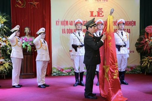 Khối xét nghiệm Bệnh viện 19/8 đón nhận Huân chương Lao động hạng Ba