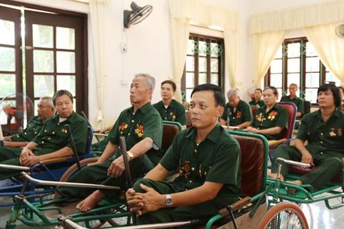 Chăm lo Tết cho người có công với cách mạng