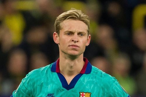 HLV Valverde đang lãng phí tài năng của De Jong