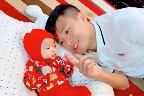 Tiến Dũng sắm đồ cho con trước Noel, Văn Lâm và bạn gái trang trí nhà