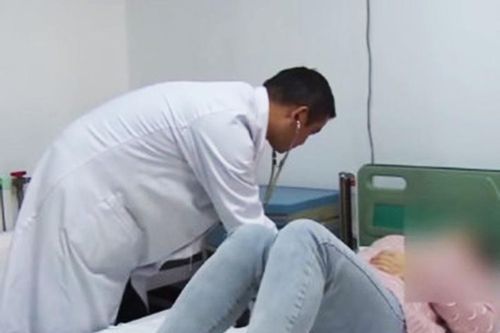 Tức giận vì con không hiểu bài, mẹ uống thuốc ngủ quá liều