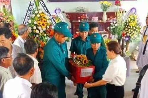 Nặng tình với đồng đội