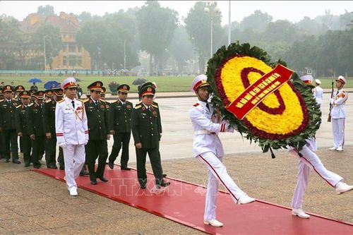 Đoàn đại biểu Quân ủy Trung ương, Bộ Quốc phòng vào Lăng viếng Chủ tịch Hồ Chí Minh