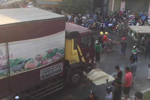 Xe tải va chạm xe máy, nữ sinh lớp 10 tử vong thương tâm