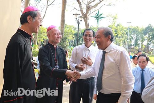Phó thủ tướng Trương Hòa Bình thăm và chúc mừng Giáng sinh tại Tòa Giám mục Xuân Lộc