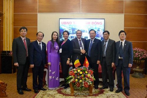 Lãnh đạo UBND tỉnh Lâm Đồng tiếp xã giao đoàn Đại sứ, Lãnh sự các nước dự Festival Hoa Đà Lạt