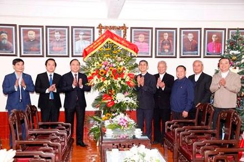 Đoàn đại biểu lãnh đạo tỉnh chúc mừng Lễ Giáng sinh năm 2019