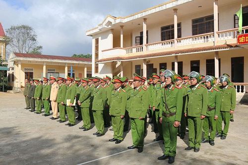 Đồng loạt phát động, mở đợt cao điểm tấn công, trấn áp, truy nã tội phạm