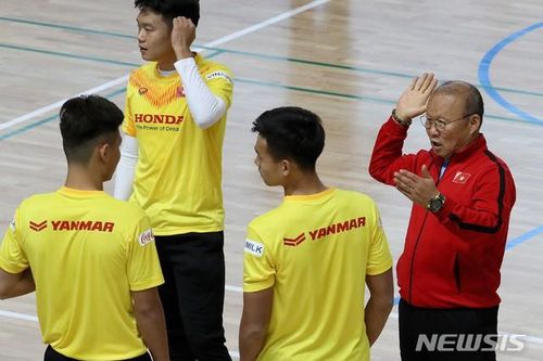 Vì sao HLV Park Hang-seo không trở lại Việt Nam cùng đội tuyển U23?