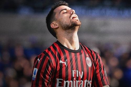 AC Milan thua 0-5 ở trận chia tay năm 2019