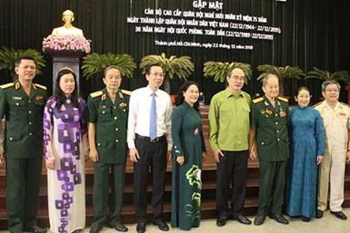 Thành ủy TP Hồ Chí Minh gặp mặt cán bộ cao cấp quân đội nghỉ hưu