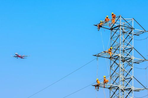 Ưu tiên nguồn lực phát triển hạ tầng, áp dụng công nghệ để cải thiện môi trường đầu tư
