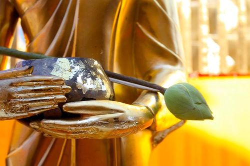 Cúng tế nhiều chưa hẳn phước đã nhiều