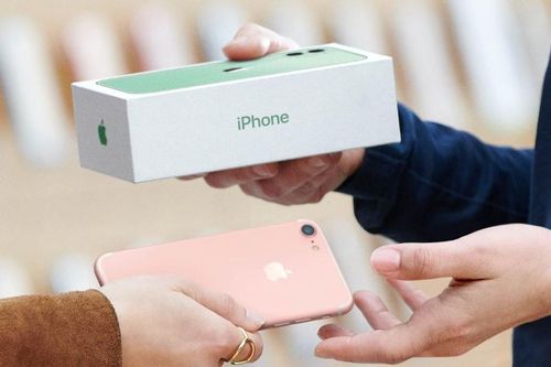 Apple thu lợi từ điện thoại thông minh nhiều gấp bốn lần Samsung