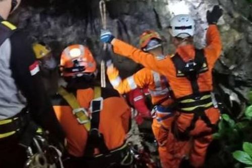 3 sinh viên chết trong hang động Indonesia vì mưa lũ