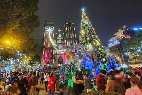 Hà Nội ngập tràn không khí Giáng sinh
