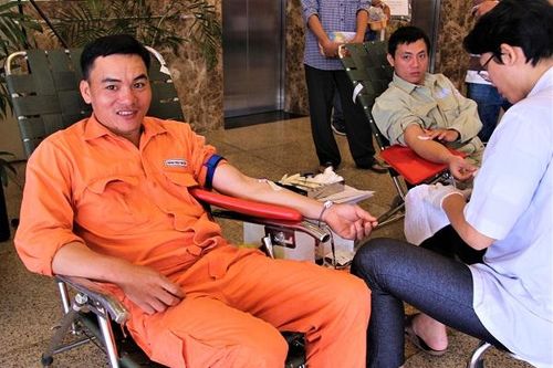 Vạn trái tim EVN - Một tấm lòng nhân đạo