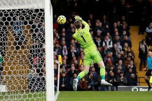 De Gea lại gây sốc với sai lầm khó tin, Man Utd phơi áo trước đội bét bảng Watford