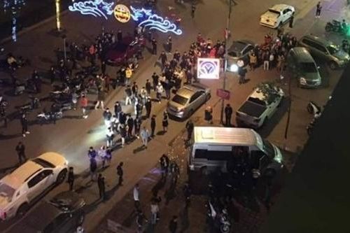 Tạm giữ 40 nam, nữ thanh niên nghi sử dụng ma túy tại quán karaoke