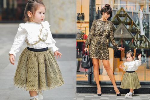 Bé Myla con gái Hà Anh đốn tim dân mạng với bộ ảnh mừng Giáng sinh tưng bừng, thần thái 'chặt đẹp' cả người mẹ siêu mẫu