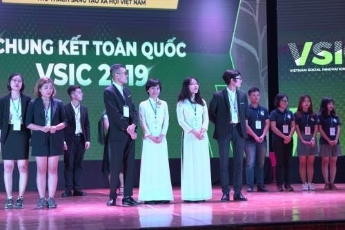 Dự án pin vỏ trấu đạt giải Nhất cuộc thi Thử thách sáng tạo xã hội Việt Nam