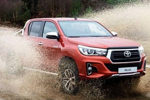 Toyota Việt Nam triệu hồi xe Hilux để thay thế kẹp và ống nhiên liệu