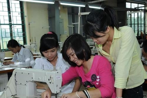 Việt Nam đang trong giai đoạn cơ cấu dân số vàng: Tận dụng để vượt bẫy thu nhập trung bình