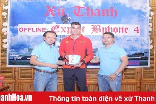 Bphone Fans Club xứ Thanh tặng quà các vận động viên người Thanh Hóa đoạt huy chương vàng tại Seagame 30