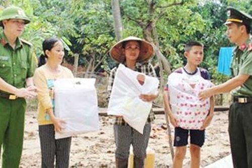 Những điển hình sống tốt đời đẹp đạo ở vùng cát