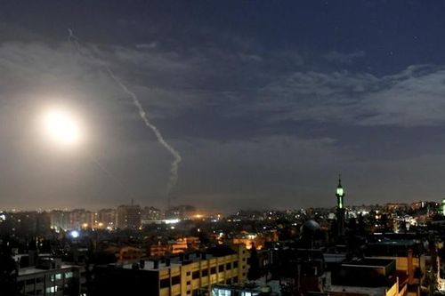 Israel giội bão hỏa lực về phía thủ đô Damascus của Syria
