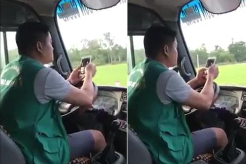 Triệu tập tài xế xe buýt vừa xem điện thoại, vừa lái xe bằng khuỷu tay