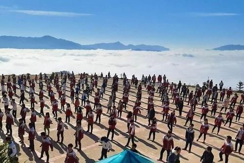 'Trường học trên mây' ở Hà Giang khiến nhiều người ngỡ ảnh photoshop