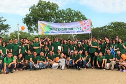 Chứng khoán Phú Hưng – Góp bước chân chia sẻ yêu thương