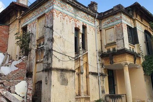 Hà Nội ngừng hạ giải căn biệt thự trạm phát sóng Bạch Mai