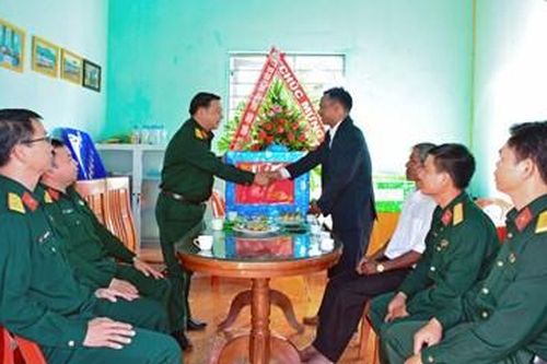 Binh đoàn 15 tặng quà, chúc mừng Lễ Giáng sinh năm 2019