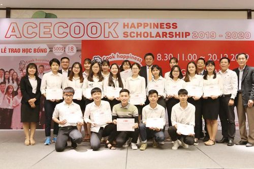 Acecook Việt Nam tiếp tục trao học bổng cho sinh viên năm 2019
