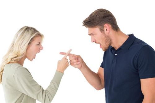 Chị em ruột bỗng chốc thành kẻ thù vì chia thừa kế