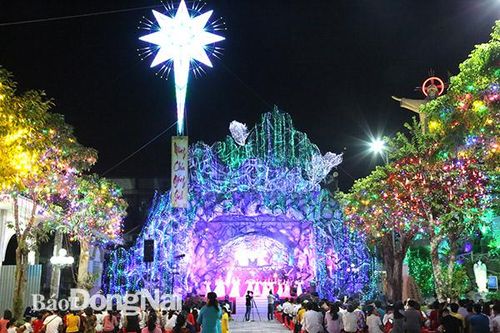 Đêm Giáng sinh vui tươi, an lành